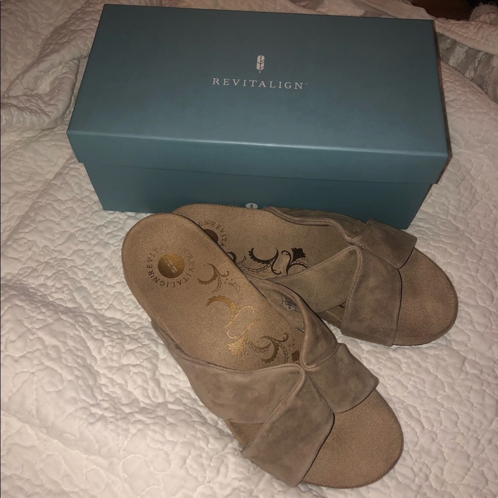 NEW Revitalign Dragonfly Sandals